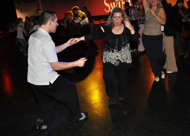 min 2008 11 08 fous swing 384